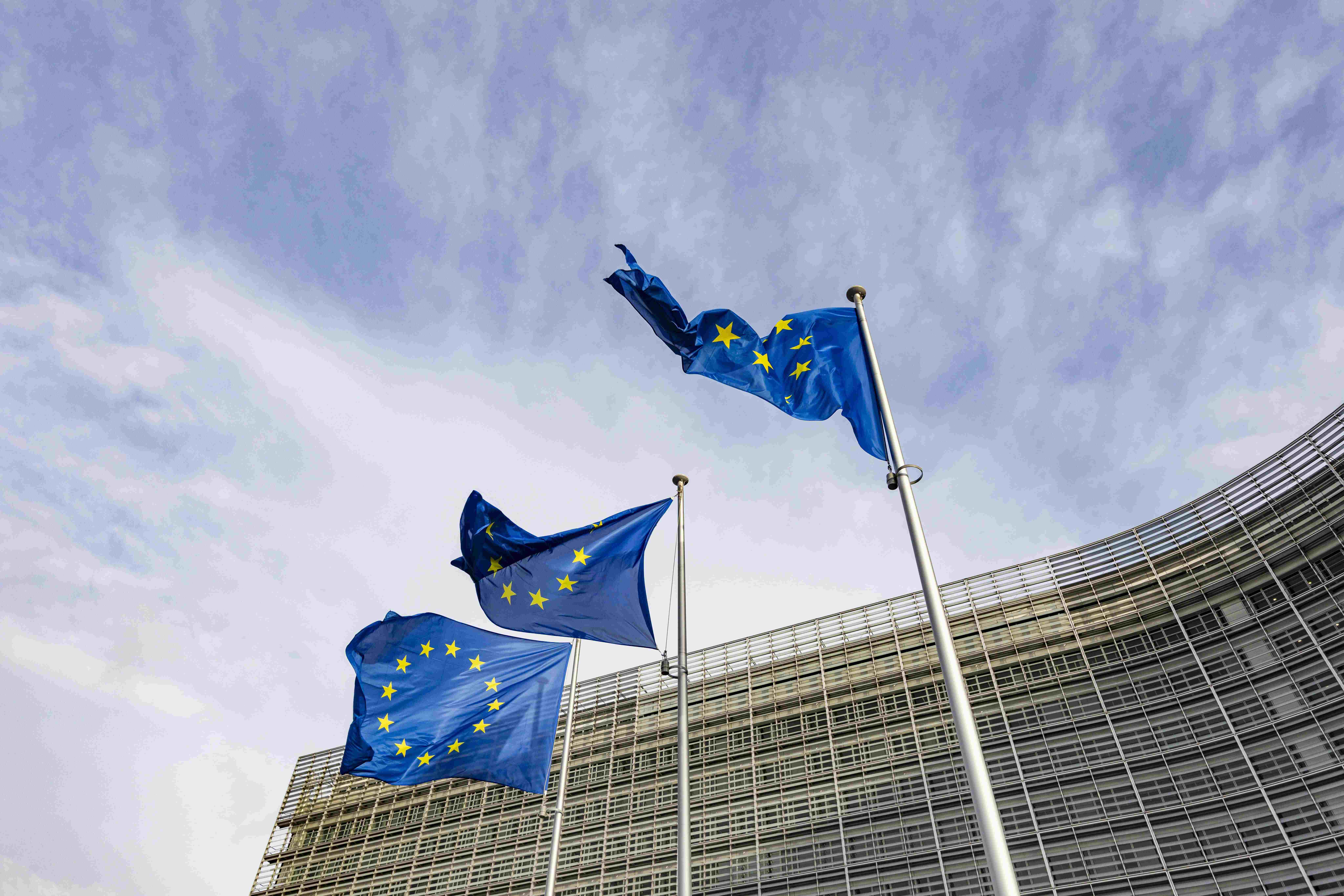 <h2 style="font-size:27px;font-weight:500;">Il Parlamento europeo ha approvato una risoluzione per spingere verso una nuova normativa UE sullo stupro basata sul principio del consenso. Solo sì significa sì. Confronto con la Svizzera.</h2>